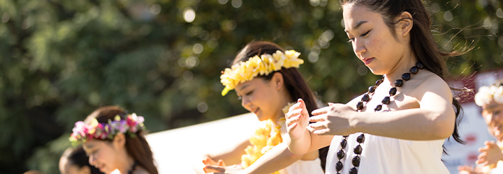 画像：稲門祭で踊っている様子